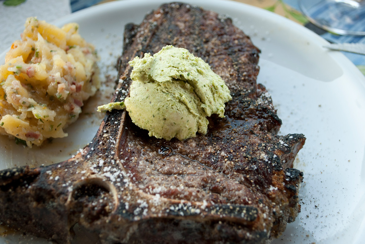 T-Bone-Steak vom Charolais, sieben Wochen gereift und von mir gegrillt.